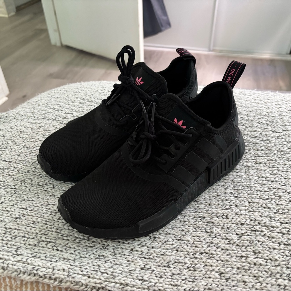 Womens Adidas NMD R1 Sneakers